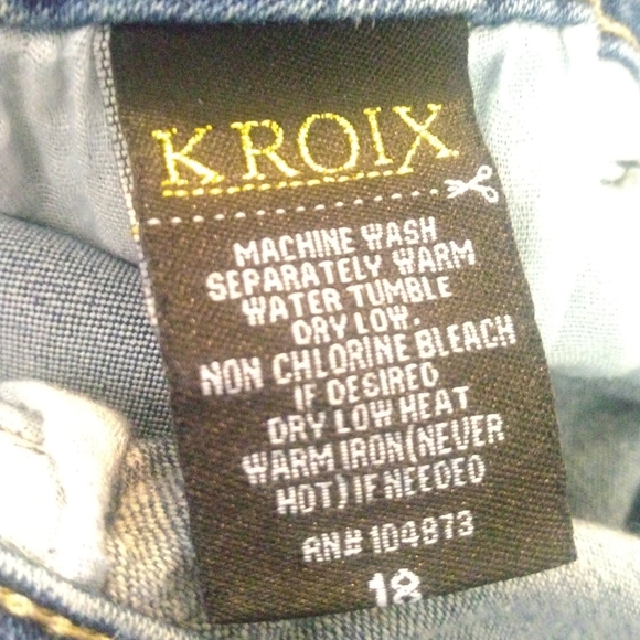 Knoix Faded Distressed Denim Shorts - Picture 13 of 14